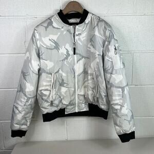 Women’s North Face White Disrupt Camo Bomber Puffer Jacket Sz medium white gray